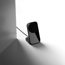 Laden Sie das Bild in den Galerie-Viewer, dark|High-quality wireless charging stand, MagSafe compatible
