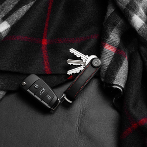 Orbitkey Key Organizer, Leder, Schwarz mit roter Bestickung, Premium Schlüsselhalter aus Leder