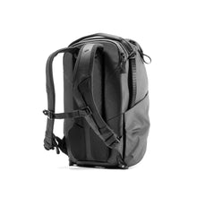 Load image into Gallery viewer, product_closeup|Iconic Peak Design Everyday Backpack in black
