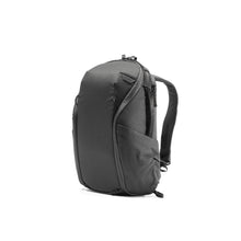 Laden Sie das Bild in den Galerie-Viewer, product_closeup|Peak Design Everyday Backpack Zip, Klein, Schwarz
