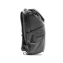 Load image into Gallery viewer, product_closeup|Peak Design 30 Liter Backpack, Schwarz
