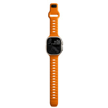 Laden Sie das Bild in den Galerie-Viewer, product_closeup|Armband für Smartwatch Apple Ultra in der Farbe Orange/Blaze
