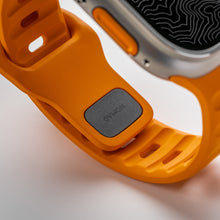 Laden Sie das Bild in den Galerie-Viewer, dark,theme_color-#EF9F4A|Armband für Smartwatch Apple Ultra in der Farbe Orange/Blaze

