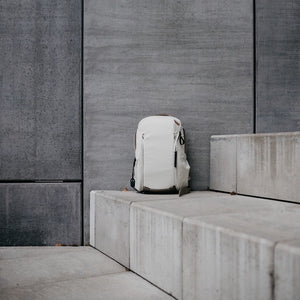 Everyday Backpack Zip von Peak Design, 15 Liter, Creme/Bone