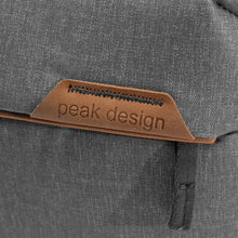 Load image into Gallery viewer, dark,theme_color-#BCBCBC|Peak Design Everyday Sling, 10 Liter, Grau
