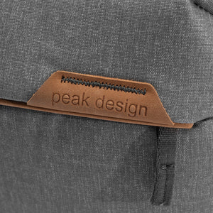 Peak Design Everyday Sling, 10 Liter, Grau