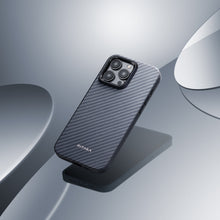 Laden Sie das Bild in den Galerie-Viewer, dark|Pitaka iPhone 15 Pro MagEZ Case Pro 4, 1500D Black/Grey (Twill)
