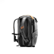 Load image into Gallery viewer, product_closeup|Peak Design Everyday Backpack, 20L, Charcoal
