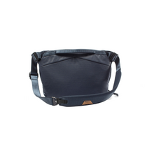 Load image into Gallery viewer, product_closeup|Peak Design Everyday Sling, 6 Liter, Mitternachts-Blau
