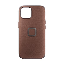 Laden Sie das Bild in den Galerie-Viewer, product_closeup|Peak Design Everyday Case, iPhone 15, Redwood
