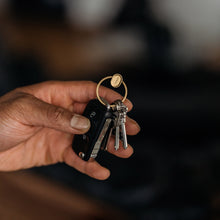 Load image into Gallery viewer, dark|Orbitkey Ring v2, Gold
