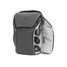 Load image into Gallery viewer, product_closeup|Iconic Peak Design Everyday Backpack in black
