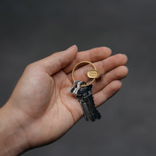 Load image into Gallery viewer, dark|Orbitkey Ring v2, Gold
