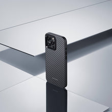 Load image into Gallery viewer, dark|Pitaka iPhone 15 Pro MagEZ Case Pro 4, 1500D Black/Grey (Twill)
