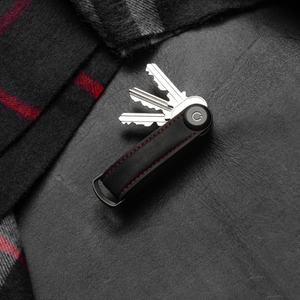 Orbitkey Key Organizer, Leder, Schwarz mit roter Bestickung, Premium Schlüsselhalter aus Leder