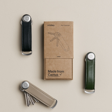 Load image into Gallery viewer, Schlüssel-Organizer aus Kaktus, vegan und nachhaltig, in Schwarz, Premium Schlüsselbund
