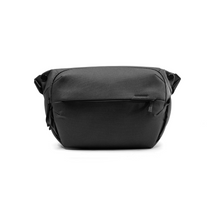 Laden Sie das Bild in den Galerie-Viewer, product_closeup|Peak Design Everyday Tragetasche Sling, 10 Liter, Schwarz
