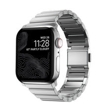 Laden Sie das Bild in den Galerie-Viewer, product_closeup|Apple Watch Steel Band Silver
