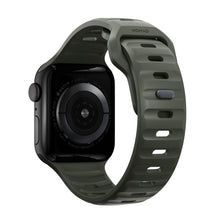 Laden Sie das Bild in den Galerie-Viewer, product_closeup|Apple Watch Strap in Ash Green
