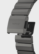 Video im Galerie-Viewer laden und abspielen, NOMAD Watch Stahlband, 45 mm/49 mm, Graphit
