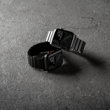 Laden Sie das Bild in den Galerie-Viewer, dark|Apple Watch Band Titanium by NOMAD
