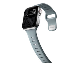 Laden Sie das Bild in den Galerie-Viewer, product_closeup|NOMAD Sportarmband Apple Watch Blau
