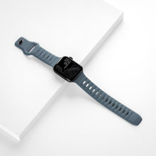 Laden Sie das Bild in den Galerie-Viewer, Apple Watch Strap in Marine Blue
